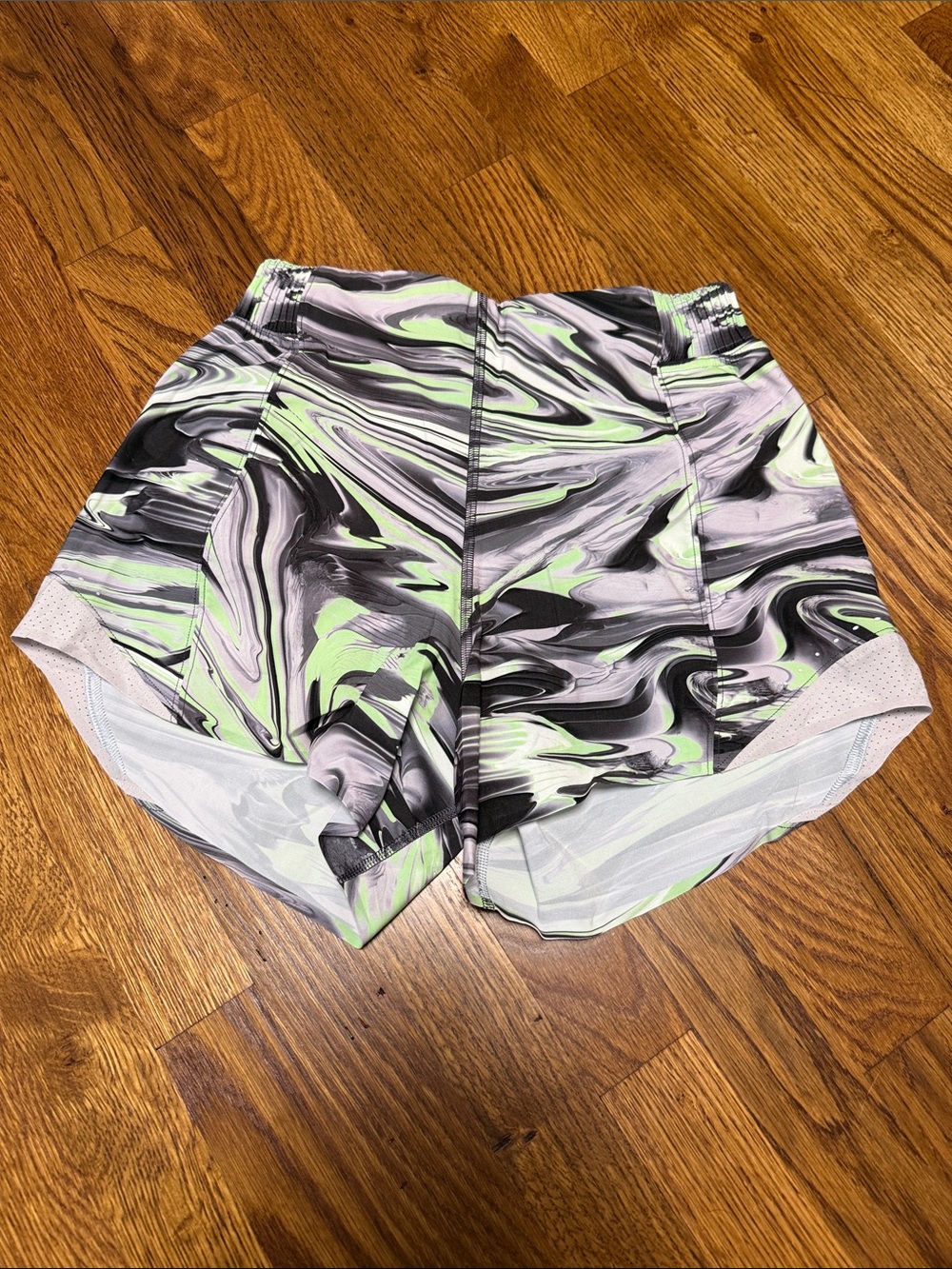 Lululemon Hotty Hot Special Edition